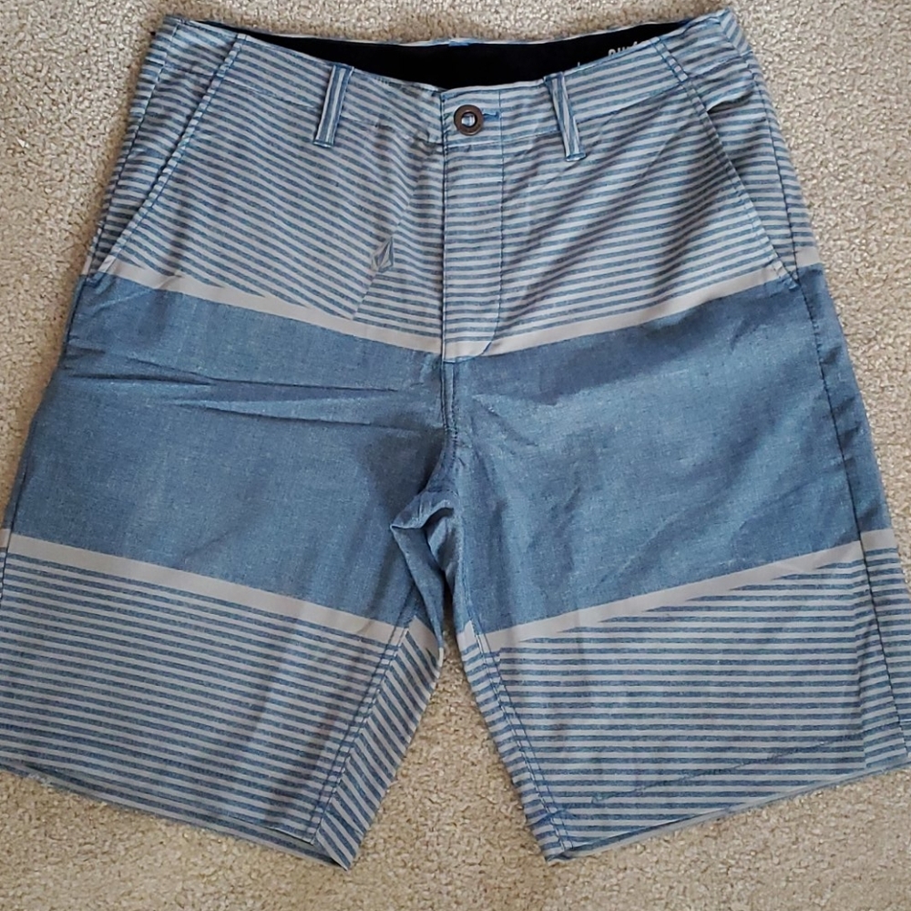 Mens shorts size 30 Volcom